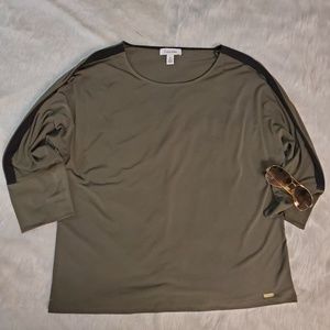 Calvin Klein casual blouse color olivo size L